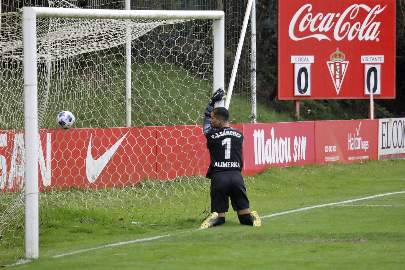 Fotos: Las Imágenes Del Sporting B - UP. Langreo | El Comercio: Diario ...